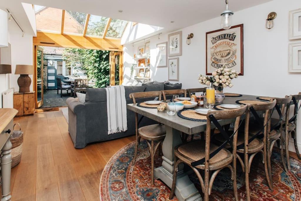 Dolls House - Luxury Townhouse *Sleeps 10* Villa Henley-on-Thames Exterior photo